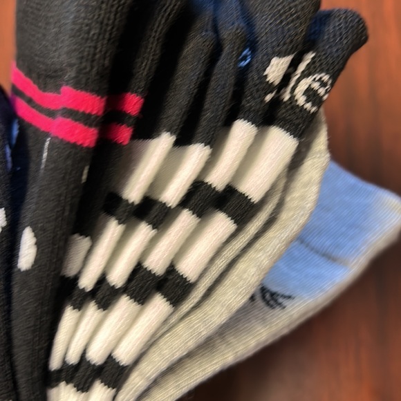 🎊HP 3 Pairs KATE SPADE Gray Black WINK Polka Dot Striped Trouser Crew Socks NIP - Picture 10 of 13